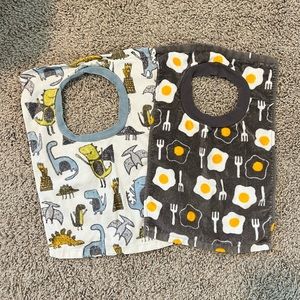 Set of 2 Bibs, Dinosaur and Egg prints
